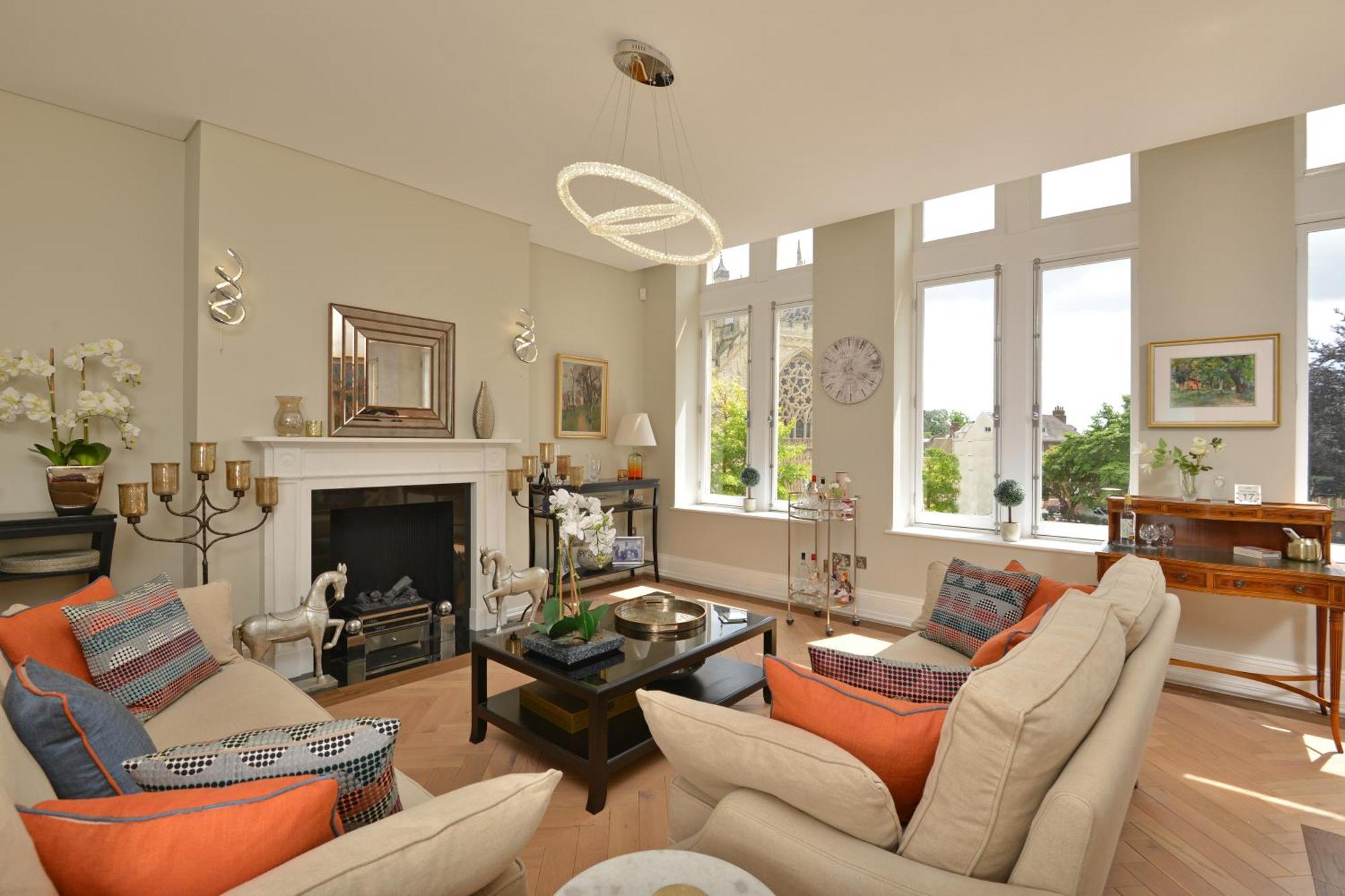1 24 Cathedral Yard Cathedral View * Exeter